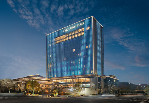 Aktueller Firmenfall über Crowne Plaza Shangluo