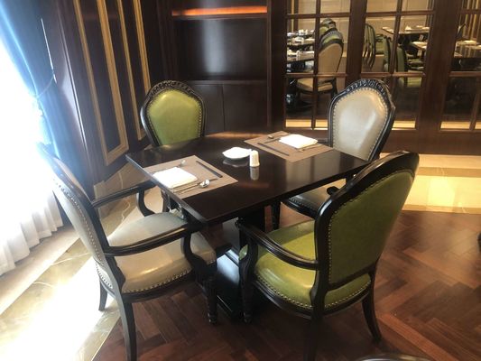 Fünf-Sternehotel-internationales Hotel-Gewohnheits-Speisetisch stellte abgrifffesten wasserdichten kundengebundenen Sofa Set ein